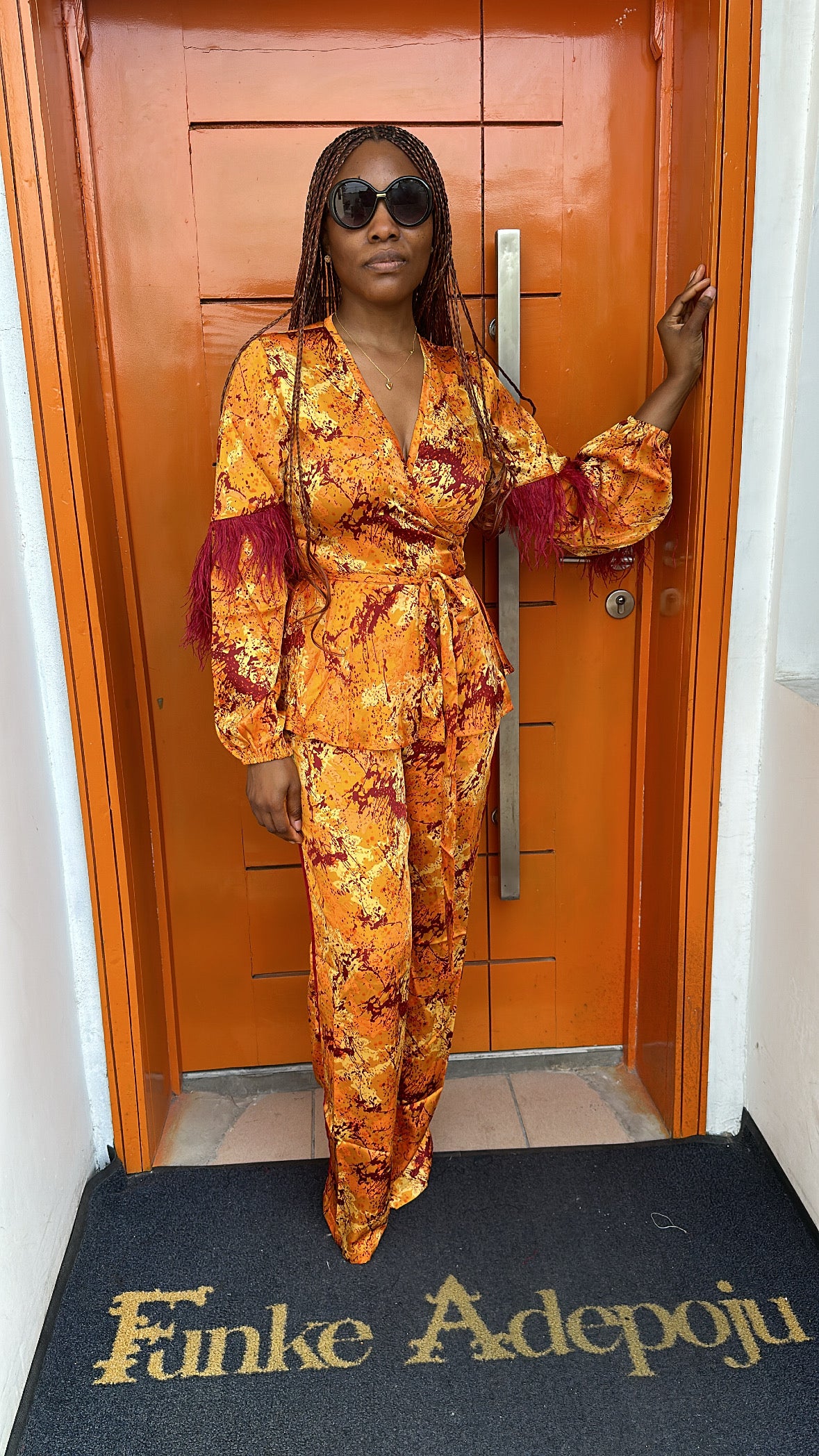 Moji wrap set in amber